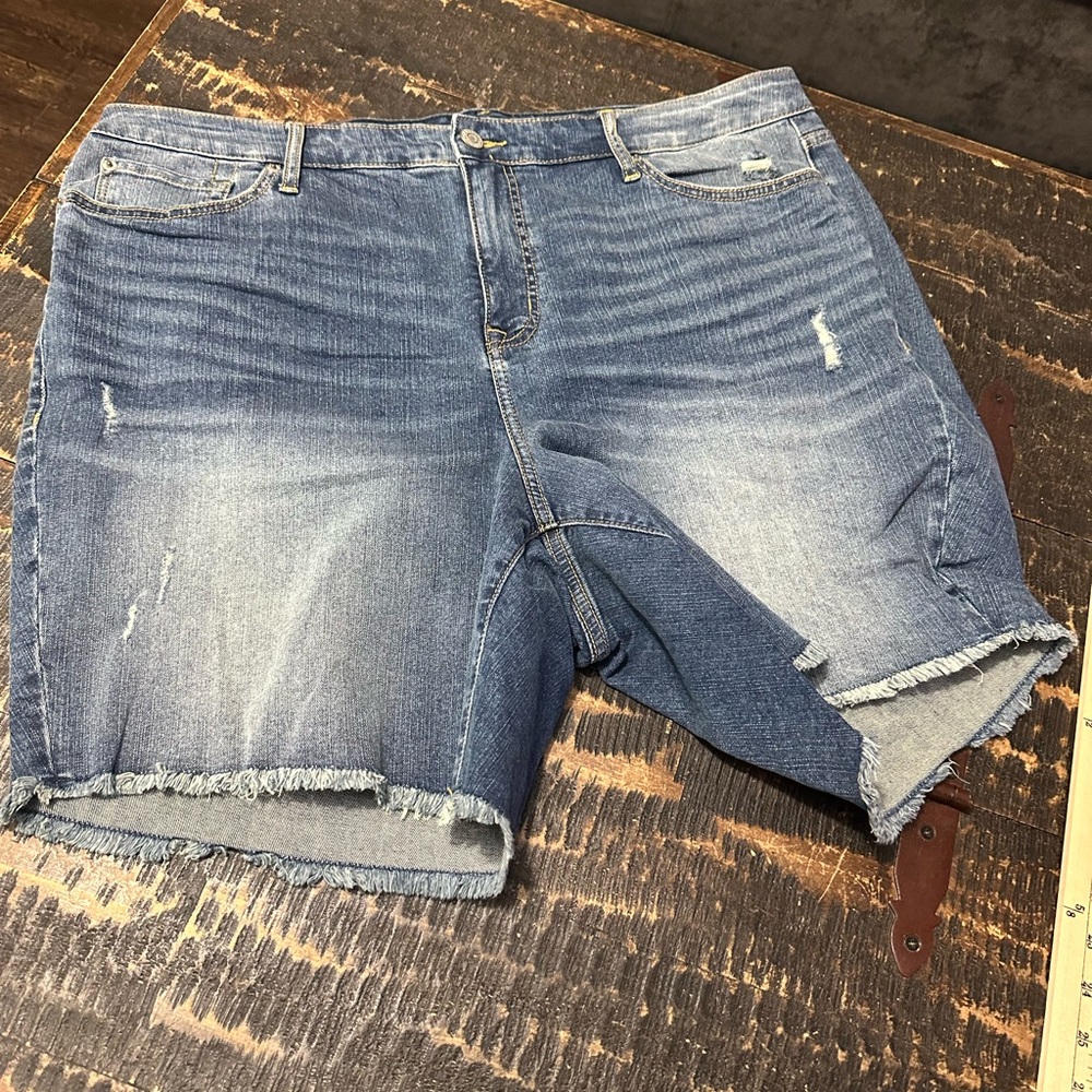 Torrid Bermuda shorts EUC